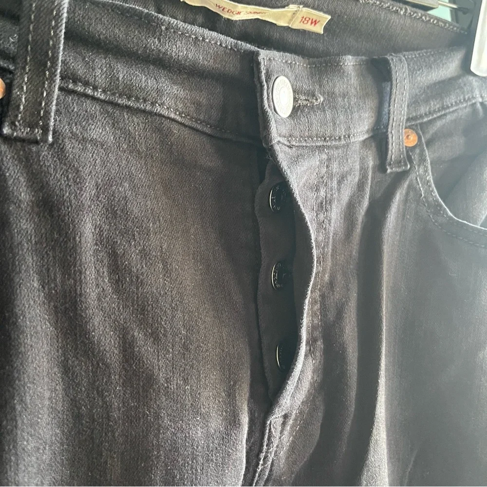 Levi’s Wedgie Skinny Destructed Black Skinny Raw Hem Jean Womens Size 18W - Picture 9 of 12